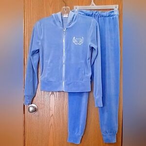No Boundaries Velour Hoodie and Joggers size XS (1)       17-008